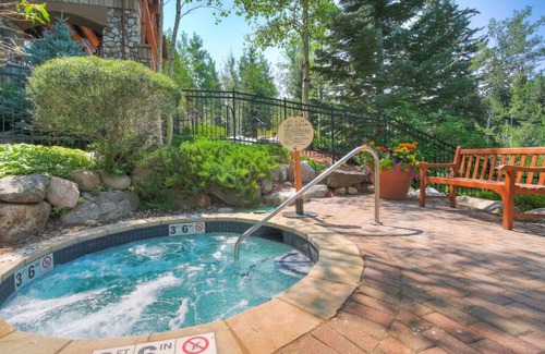 Beaver Creek Condo | Condo with ski-in access | Ski Storage, Hot Tub