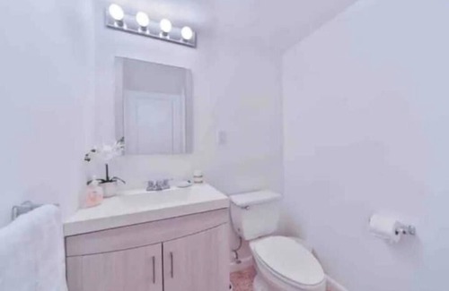 Sunny Isles Beach Hotel | Condo with Stunning View STR-01307