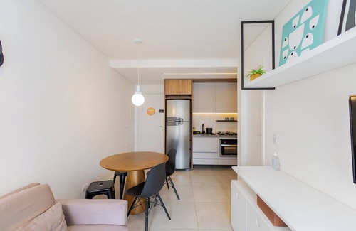 Reboucas Apartment | Condomínio CWBe Residence