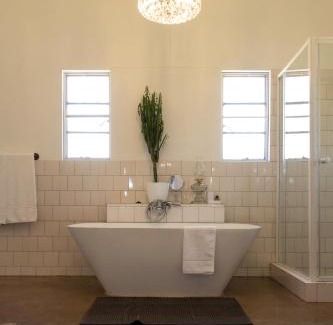 Tsumeb Cabin | Conductor's Inn