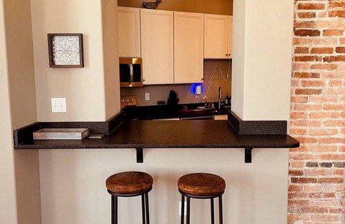 Cambridge Condo | Conductor's Rest: Beautiful 2 Bedroom Loft in Historic Cambridge, Maryland