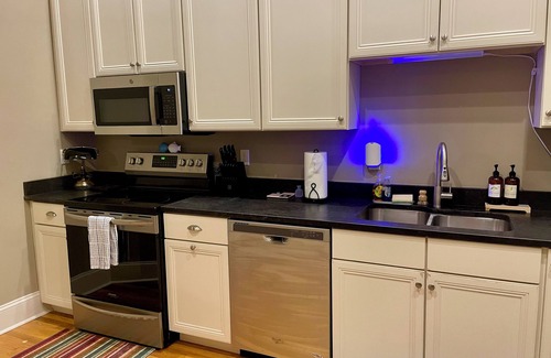 Cambridge Condo | Conductor's Rest: Beautiful 2 Bedroom Loft in Historic Cambridge, Maryland