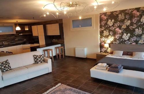 Moriondo Torinese Apartment | CONFINEDEISANTI Bed&Breakfast
