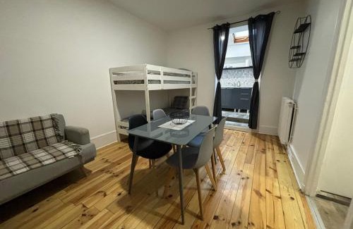 La Courneuve Apartment | Confort 6 pers & Wi-Fi rapide