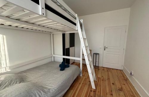 La Courneuve Apartment | Confort 6 pers & Wi-Fi rapide
