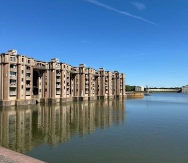 Montigny-le-Bretonneux Apartment | Confort et charme aux Arcades