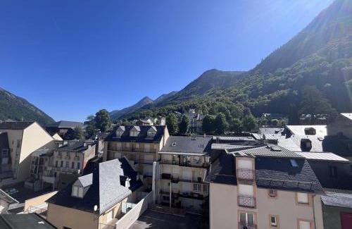 Cauterets Apartment | Confort familial à Cauterets, 4 pers., calme et bien situé - FR-1-812-75