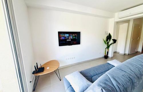Vias Apartment | Confortable Appartement 211 direct access to sea 3min, 2 parking free