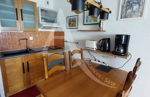 Sete Apartment | CONFORTABLE T2 EN FRONT DE MER, PARKING, WI-FI