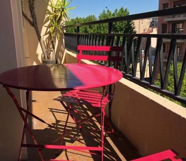 Saint-Charles Apartment | Confortable T4 proche St-Charles