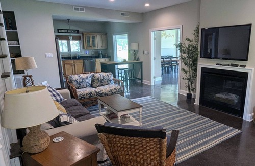Leasburg House | CONNECT & RETREAT at Hyco Hangout!