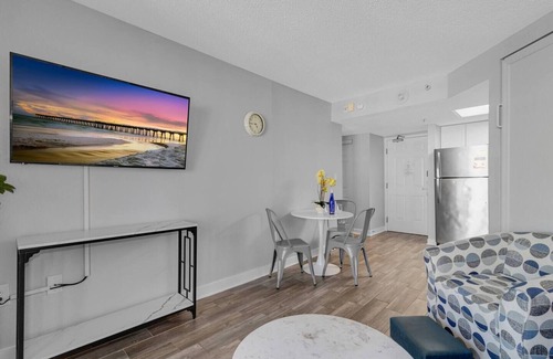 Myrtle Beach Condo | Connect with our 1BR Oceanview Suite