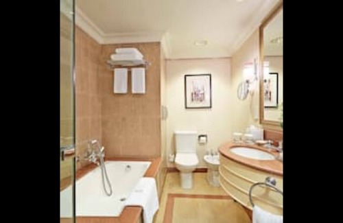 Downtown Cairo Bed & Breakfast | Conrad Cairo Hotel & Casino