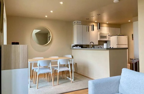 Rehoboth Beach Condo | Consistent 5-star ratings! Lakefront 2-story condo,4-blocks to beach & boardwalk