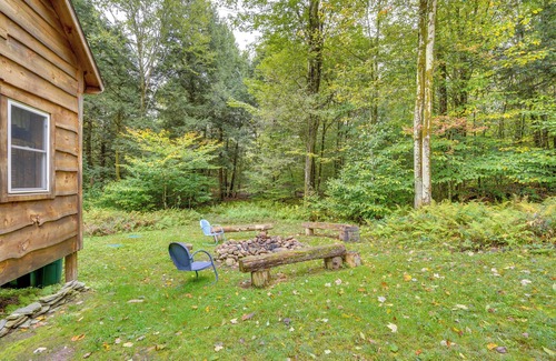 Bernhards Bay Cottage | Constantia Cabin Escape > 2 Mi to Lake Oneida