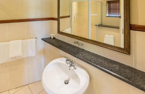 Greater Johannesburg Metropolitan Area Hotel | Constantia Hotel and Conference Centre
