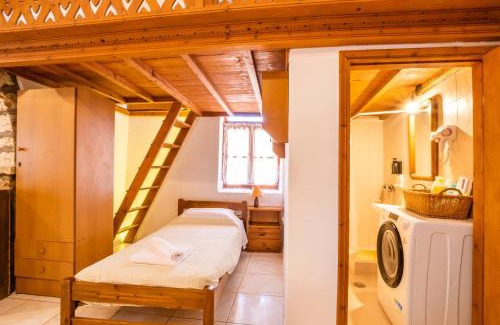 Finiki House | Constantino Traditional Retreat - 19th century residence