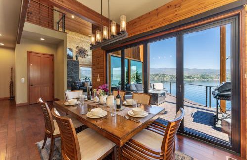 Chelan House | Constellations Lake House at Chelan - Meredith Lodging