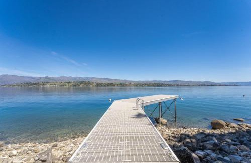 Chelan House | Constellations Lake House at Chelan - Meredith Lodging