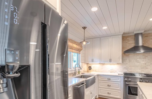 Isle of Palms House | Construction discount LSV Golf Cart, Jacuzzi Included! 5 Minute Walk to Beach!