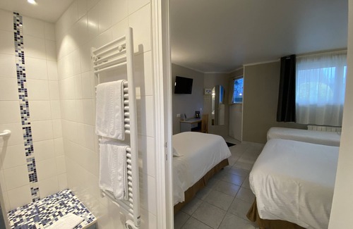 La Riviere-Saint-Sauveur Hotel | Contact Hôtel - Motel les Bleuets & SPA