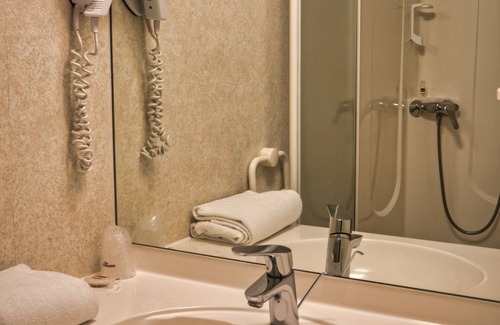 Cleon Hotel | Contact Hotel Le Seino Marin
