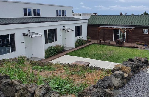 Sehwa-ri Bed & Breakfast | Contain Jeju-Darangswi