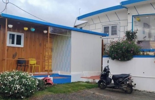 Ooty Cottage | container wood house