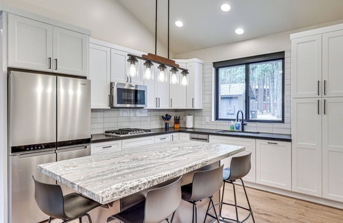 Pinetop Cottage | Contemporary & Cozy! Pinetop Country Club Casita