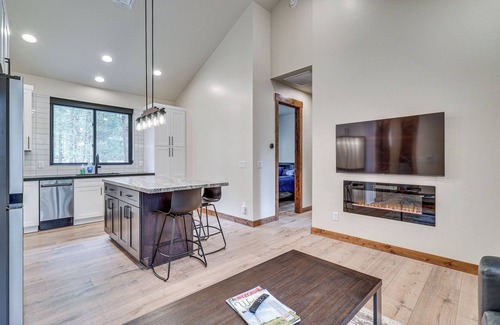Pinetop Cottage | Contemporary & Cozy! Pinetop Country Club Casita