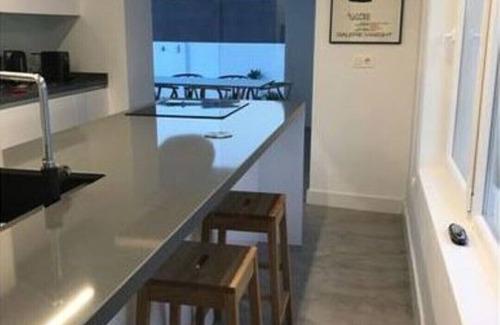 Velez de Benaudalla House | Contemporary detached villa with private pool and garden