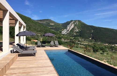 Bellecombe-Tarendol Villa | Contemporary house with exceptional view in the heart of the Baronnies
