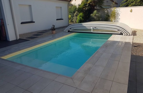 Vouneuil-sous-Biard House | Contemporary villa with pool