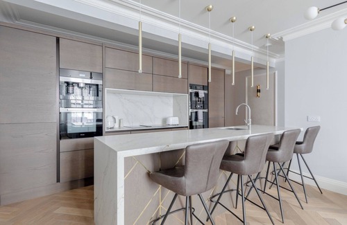 Redcliffe Apartment | Contemporarily Elegant 2BD Flat, Earl Court