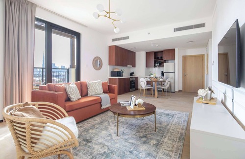 Dubai Apartment | Contemporary 1BR in La Mer with Skyline Views!