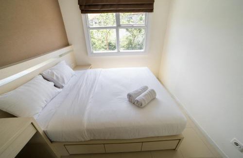 Hegarmanah Apartment | Contemporary 1BR Near Cihampelas at Parahyangan Residence Apartment By Travelio