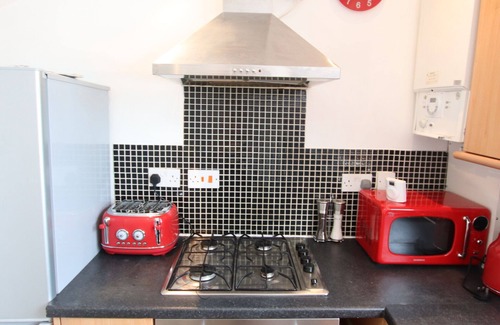 Southville Apartment | Contemporary 2 bed flat in Bristol, Free Parking
