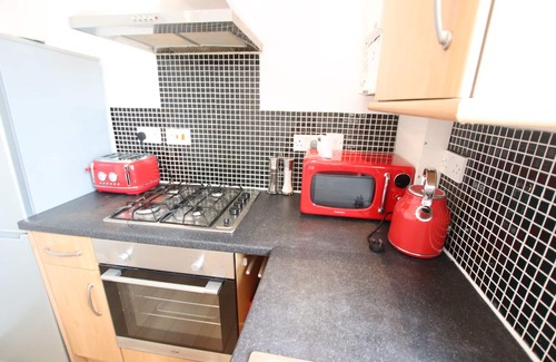 Southville Apartment | Contemporary 2 bed flat in Bristol, Free Parking