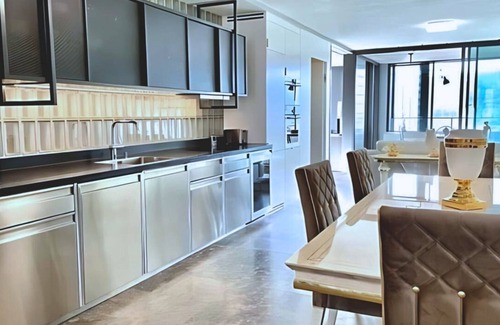 Langstrasse Apartment | CONTEMPORARY 2-BEDROOM APARTMENT IN SOUGHT-AFTER ZURICH'S EUROPAALEE