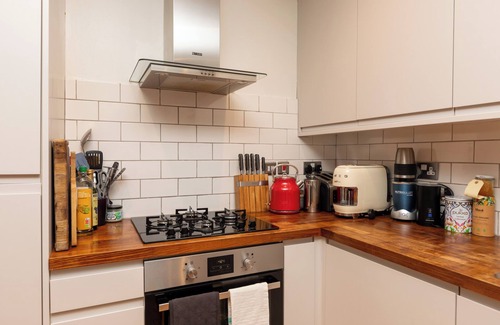 Tollington Apartment | Contemporary 2BD Flat — 4 Mins to Finsbury Park!