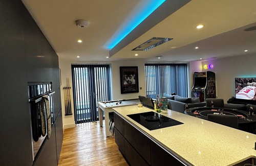 Brighton House | Contemporary 4 bedroom home in the heart Brighton.