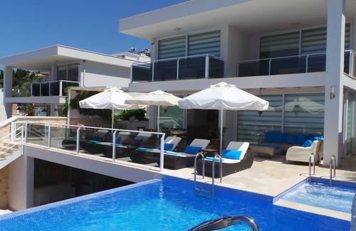 Kalkan Villa | Contemporary 4 Bedroom Villa, Fab Sea View, Daily Maid, Heated Pool, 2 Bars