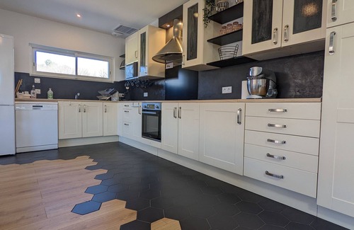 Le Taillan-Medoc House | Contemporary 4* loft-style villa