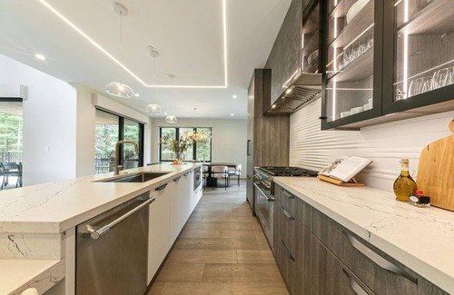 Ponderosa Palisades House | Contemporary-5 bed-6.5 bath Mountain Retreat-Hot tub-Sauna
