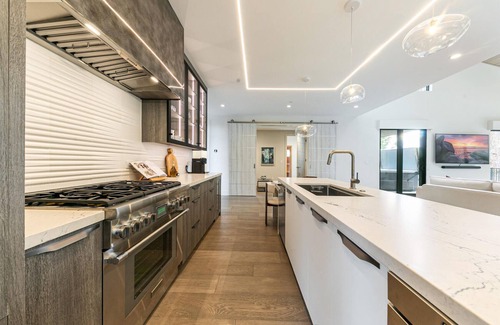 Ponderosa Palisades House | Contemporary-5 bed-6.5 bath Mountain Retreat-Hot tub-Sauna