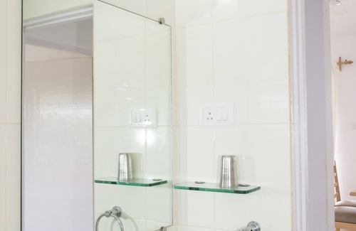 Benaulim Apartment | Contemporary apartment, great views, pool, WIFI, parking near fabulous beach