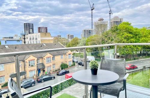 Hoxton Apartment | Contemporary Apartments with Private Balconies in Hoxton near Shoreditch, Old Street, Islington