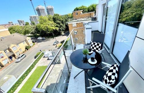 Hoxton Apartment | Contemporary Apartments with Private Balconies in Hoxton near Shoreditch, Old Street, Islington
