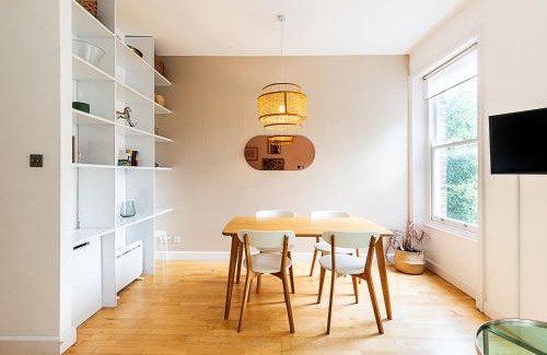 Junction Apartment | Contemporary Archway Retreat Near Tube