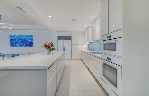 Seven Mile Beach Condo | Contemporary Beachfront Residence at The Ritz-Carlton Resort, sleeps 6